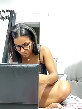 Bella Anjoss online show from 04-16-26, 01:28