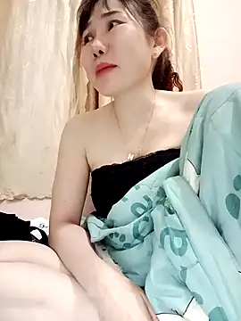 Snapshot of Ana_love2000 chatting on 02-15-25, 02:22 Ana love2000 online show from 02-15-25, 02:22