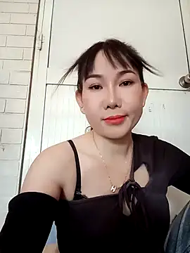 Snapshot of Ana_love2000 chatting on 02-24-25, 02:19 Ana love2000 online show from 02-24-25, 02:19