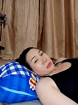 Snapshot of Ana_love2000 chatting on 02-25-25, 05:04 Ana love2000 online show from 02-25-25, 05:04