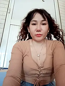 Snapshot of Ana_love2000 chatting on 03-02-25, 05:23 Ana love2000 online show from 03-02-25, 05:23