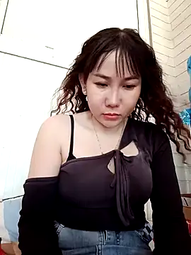 Snapshot of Ana_love2000 chatting on 03-03-25, 02:04 Ana love2000 online show from 03-03-25, 02:04