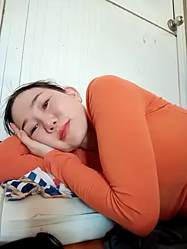 Snapshot of Ana_love2000 chatting on 03-04-25, 04:27 Ana love2000 online show from 03-04-25, 04:27