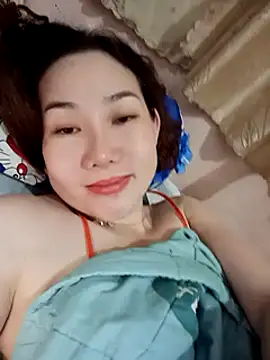 Snapshot of Ana_love2000 chatting on 03-21-25, 03:35 Ana love2000 online show from 03-21-25, 03:35