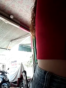 Snapshot of Ana_love2000 chatting on 03-23-25, 05:00 Ana love2000 online show from 03-23-25, 05:00