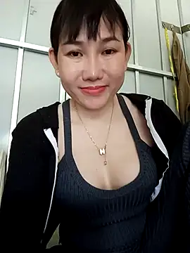 Snapshot of Ana_love2000 chatting on 09-09-25, 01:38 Ana love2000 online show from 09-09-25, 01:38