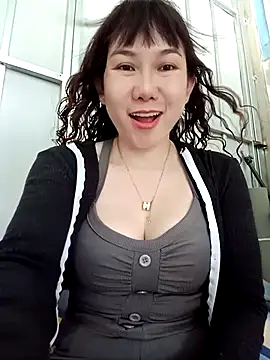 Snapshot of Ana_love2000 chatting on 09-21-25, 02:24 Ana love2000 online show from 09-21-25, 02:24