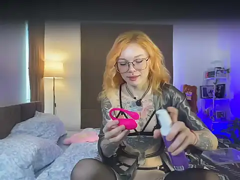 juicyshow  online show from 09-19-25, 12:56