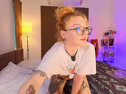 juicyshow  online show from 10-10-25, 12:20