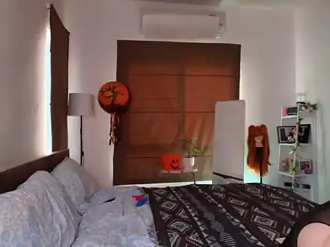 juicyshow  online show from 10-15-25, 01:06