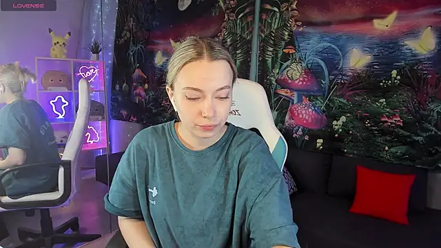 TiffanyBatson online show from 12-20-24, 06:19