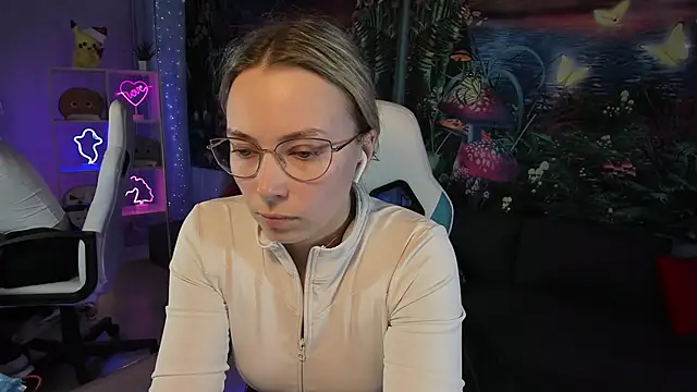 TiffanyBatson online show from 01-14-25, 08:31