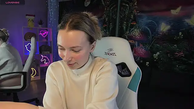 TiffanyBatson online show from 02-19-25, 04:44