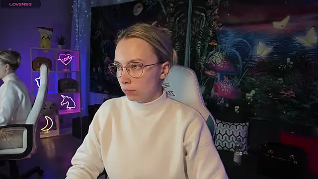 TiffanyBatson online show from 03-20-25, 08:31