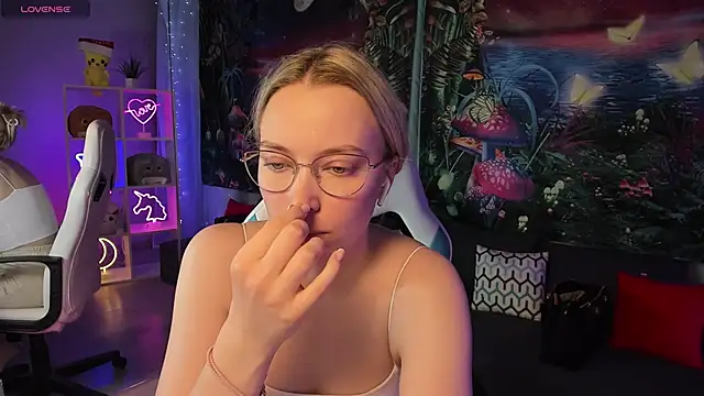 TiffanyBatson online show from 03-20-25, 12:00