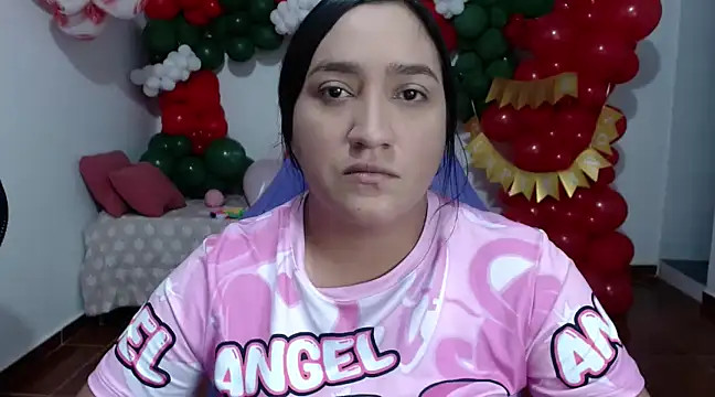 Snapshot of Saracutee1 chatting on 12-15-24, 03:53 Saracutee1 online show from 12-15-24, 03:53