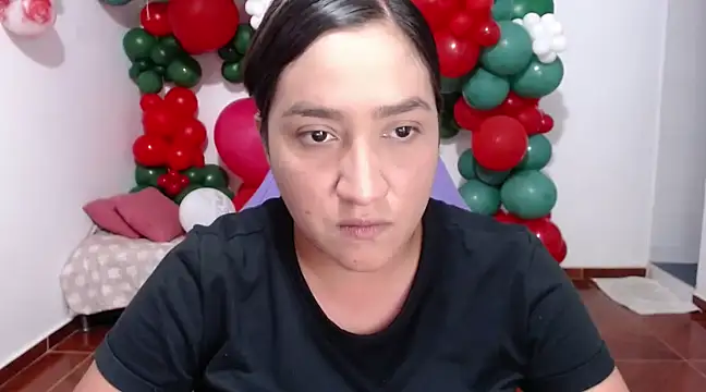 Snapshot of Saracutee1 chatting on 12-24-24, 05:23 Saracutee1 online show from 12-24-24, 05:23