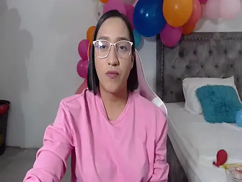 Snapshot of Saracutee1 chatting on 09-11-25, 09:04 Saracutee1 online show from 09-11-25, 09:04