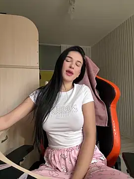 Julietta a online show from 12-16-25, 07:57