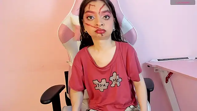 Snapshot of CharlotteMuller chatting on 10-30-25, 09:04 CharlotteMuller online show from 10-30-25, 09:04