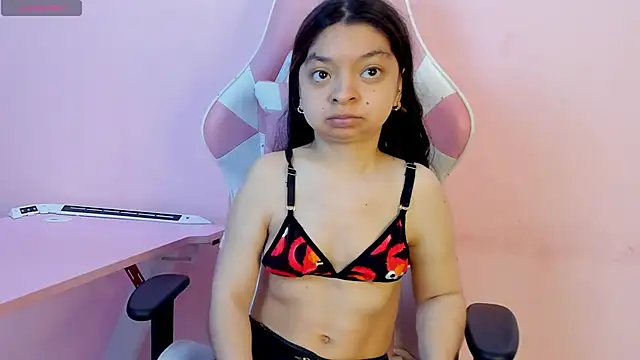 Snapshot of CharlotteMuller chatting on 11-30-25, 08:13 CharlotteMuller online show from 11-30-25, 08:13