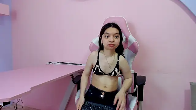 Snapshot of CharlotteMuller chatting on 12-03-25, 07:56 CharlotteMuller online show from 12-03-25, 07:56