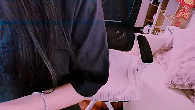 Snapshot of Lee_Mi chatting on 02-15-26, 04:36 Lee Mi online show from 02-15-26, 04:36