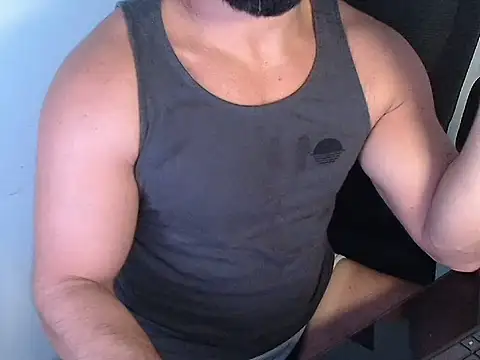 Snapshot of TopDaddy23 chatting on 06-17-26, 03:02 TopDaddy23 online show from 06-17-26, 03:02