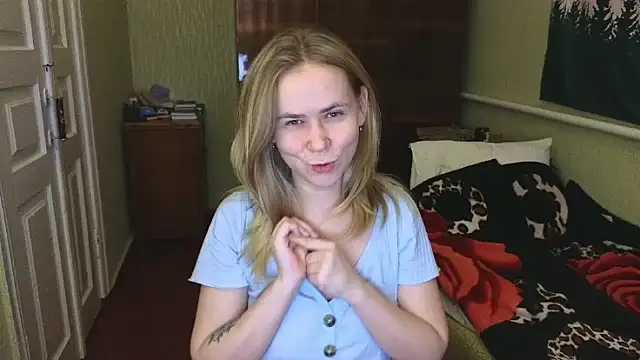 Snapshot of Riley_Roo chatting on 12-07-24, 04:36 Riley Roo online show from 12-07-24, 04:36