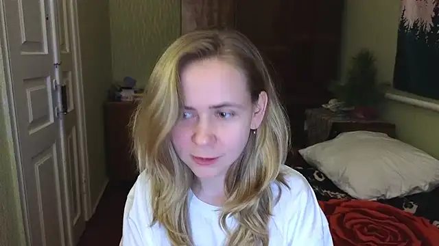 Snapshot of Riley_Roo chatting on 12-27-24, 09:43 Riley Roo online show from 12-27-24, 09:43