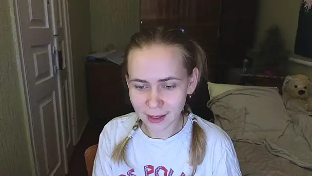 Snapshot of Riley_Roo chatting on 01-09-25, 08:44 Riley Roo online show from 01-09-25, 08:44