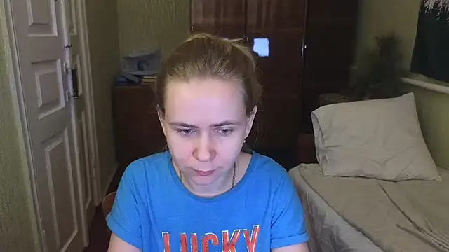 Snapshot of Riley_Roo chatting on 01-15-25, 08:58 Riley Roo online show from 01-15-25, 08:58