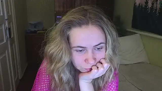 Snapshot of Riley_Roo chatting on 01-20-25, 05:27 Riley Roo online show from 01-20-25, 05:27