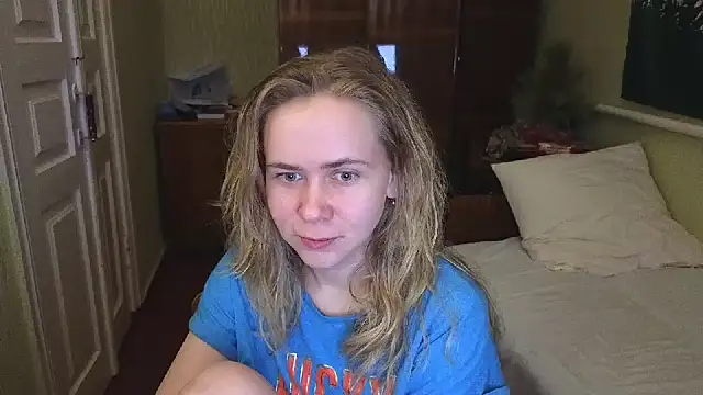 Snapshot of Riley_Roo chatting on 01-27-25, 06:09 Riley Roo online show from 01-27-25, 06:09