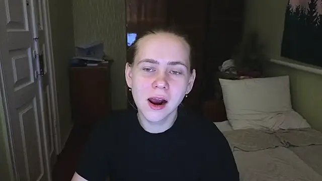 Snapshot of Riley_Roo chatting on 01-31-25, 05:53 Riley Roo online show from 01-31-25, 05:53