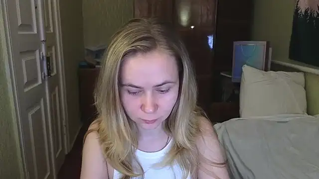 Snapshot of Riley_Roo chatting on 02-04-25, 05:45 Riley Roo online show from 02-04-25, 05:45