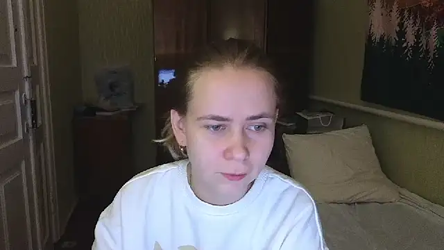 Snapshot of Riley_Roo chatting on 02-07-25, 05:40 Riley Roo online show from 02-07-25, 05:40