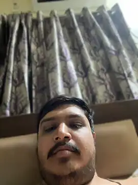 Snapshot of Parth-26 chatting on 06-10-26, 06:18 Parth-26 online show from 06-10-26, 06:18