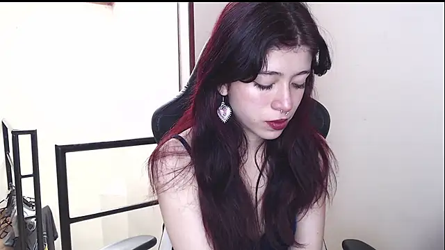 Snapshot of SuzzyyM chatting on 01-07-25, 03:33 SuzzyyM online show from 01-07-25, 03:33