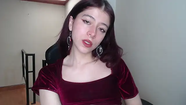 Snapshot of SuzzyyM chatting on 01-27-25, 02:24 SuzzyyM online show from 01-27-25, 02:24