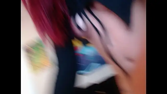 Snapshot of SuzzyyM chatting on 10-10-25, 07:35 SuzzyyM online show from 10-10-25, 07:35