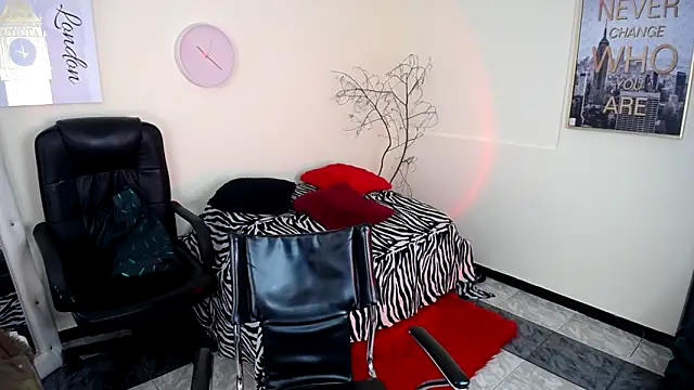 IsaBaileys  online show from 03-14-25, 07:55