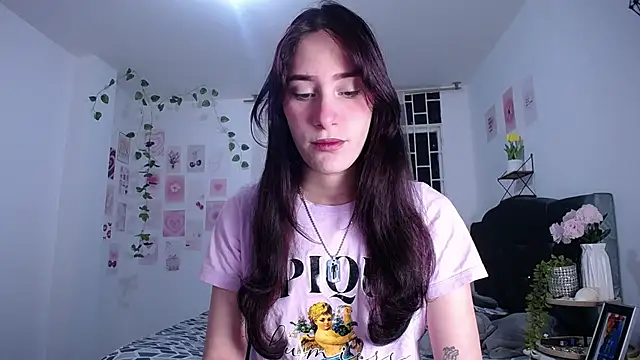 Snapshot of IsaBaileys_ chatting on 05-12-26, 03:36 IsaBaileys online show from 05-12-26, 03:36