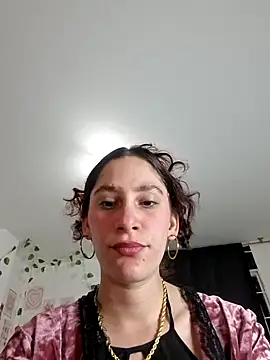 Snapshot of IsaBaileys_ chatting on 06-05-26, 02:29 IsaBaileys online show from 06-05-26, 02:29