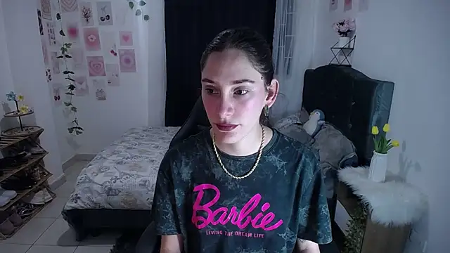 Snapshot of IsaBaileys_ chatting on 06-07-26, 03:32 IsaBaileys online show from 06-07-26, 03:32