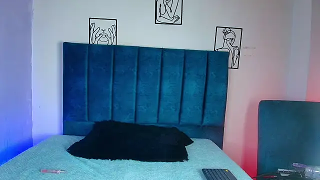 Snapshot of ale_blossom chatting on 03-04-25, 03:00 ale blossom online show from 03-04-25, 03:00