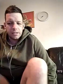 Knuffelstaaf123 online show from 01-07-26, 08:50