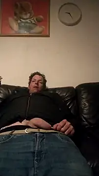 Knuffelstaaf123 online show from 04-15-26, 09:37