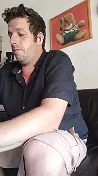 Snapshot of Knuffelstaaf123 chatting on 07-19-26, 03:27 Knuffelstaaf123 online show from 07-19-26, 03:27