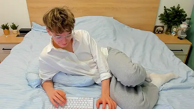 Fandi 777 online show from 12-24-24, 08:00